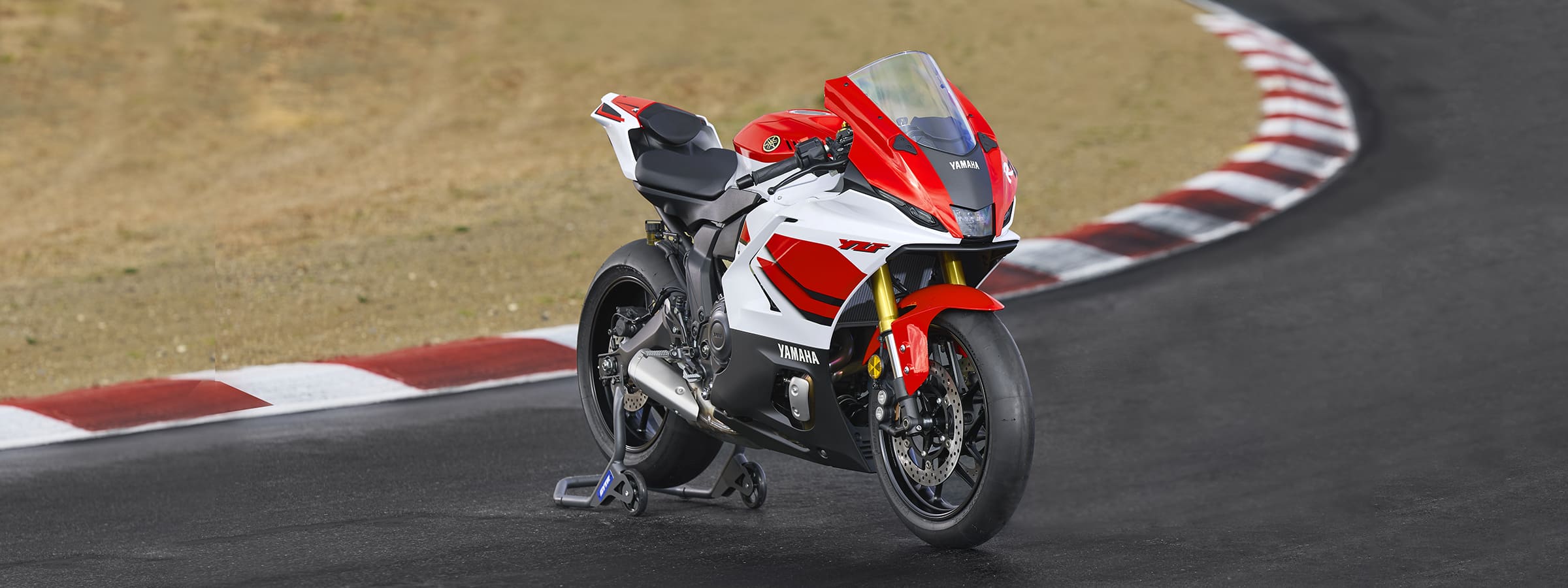 Yamaha R7